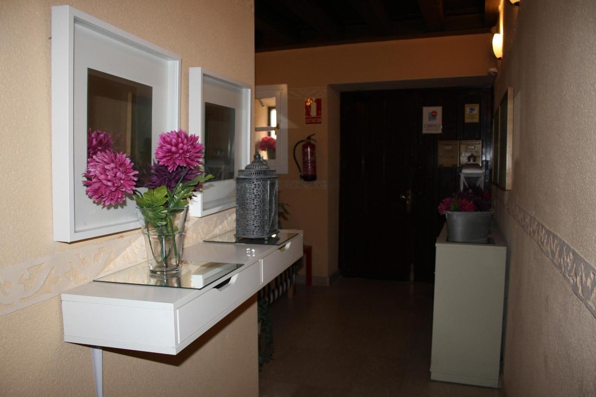 Refitolería Apartamentos Segovia Exterior foto